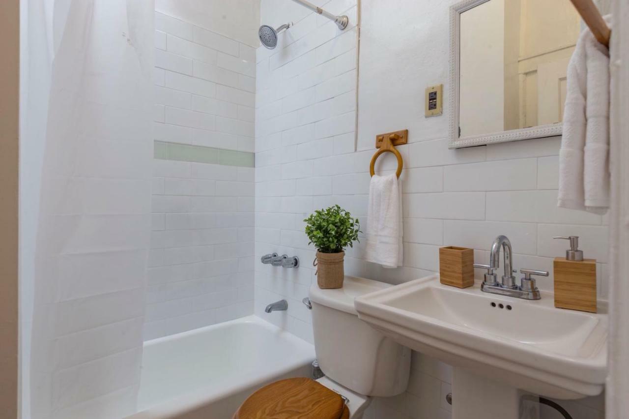 Lavish 3 Bedroom Apt In Williamsburg!! 뉴욕 외부 사진